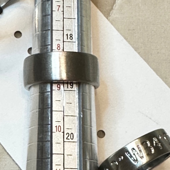 Guess Los Angeles, Roman Ring Set of 3 silver rings - Picture 12 of 13